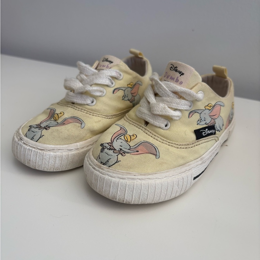 Zara Baby Disney Dumbo Sneakers EU25 US 8 Toddler Cute Shoes